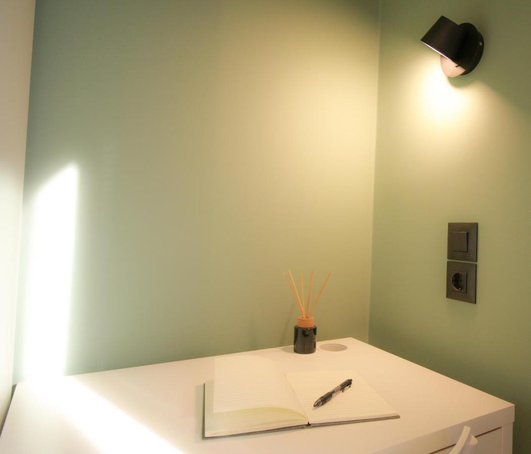 Onos - 2 Bedroom 2 Bathroom Penthouse With Terrace In Old Town Kalamata Exterior photo