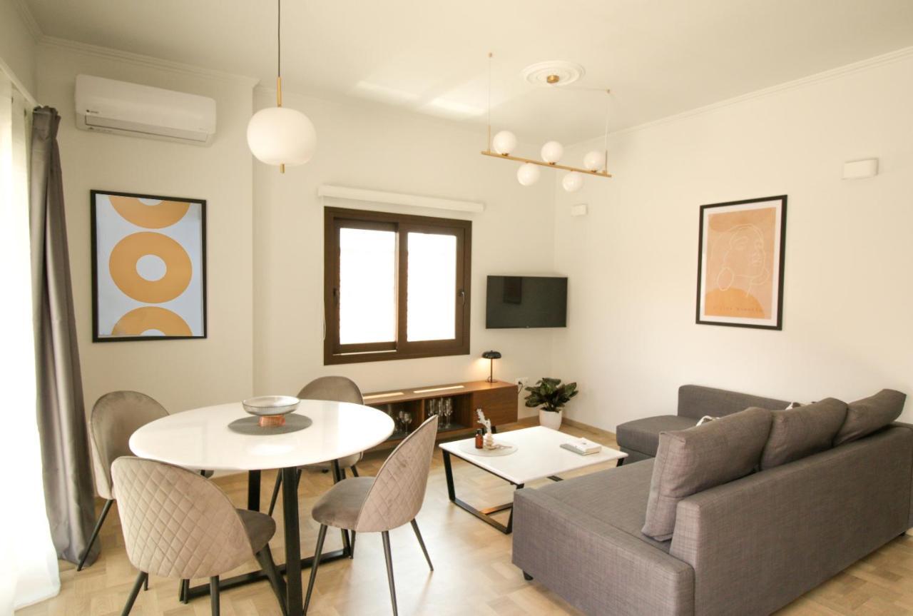Onos - 2 Bedroom 2 Bathroom Penthouse With Terrace In Old Town Kalamata Exterior photo